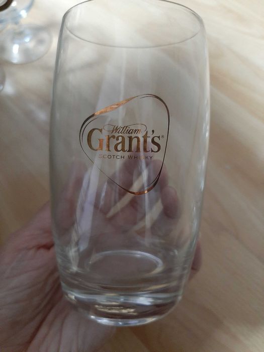 Ледарка, пепелници, чаши, запалки Grants