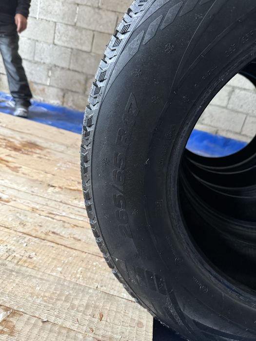 Зимний покрышки в хорошем состояний