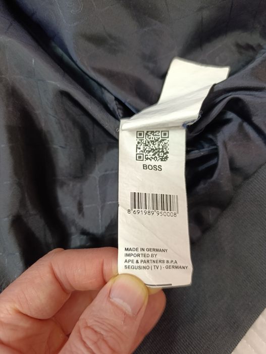 Продам ветровку Hugo Boss