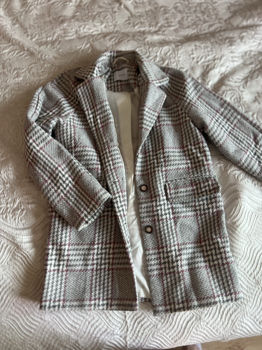 Продам пальто для девочки