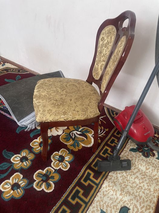 Стуля 5шт в отличном состаянии