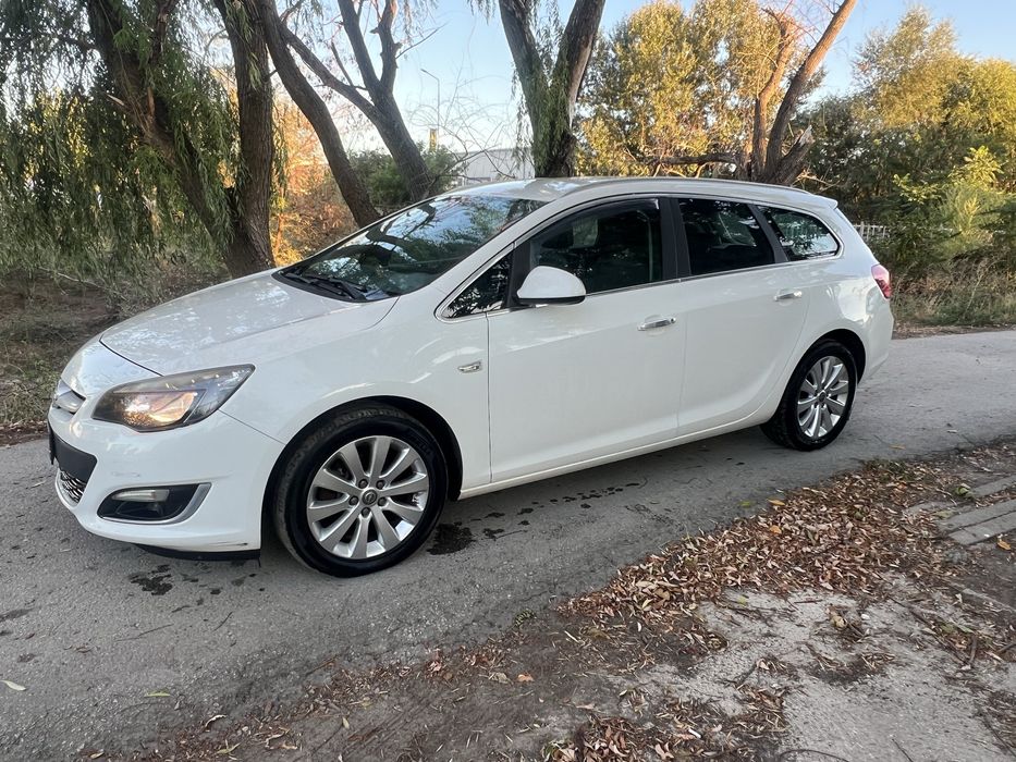 Opel Astra J 2.0 CDTi / 1.6i 2011 г. на части