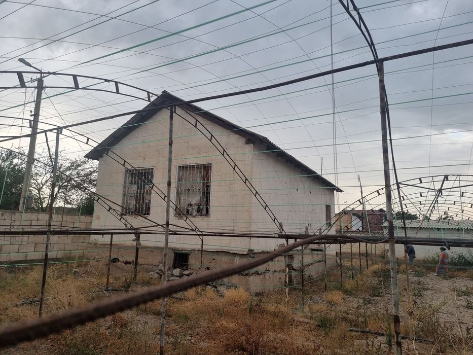 Срочно ховли сотилади