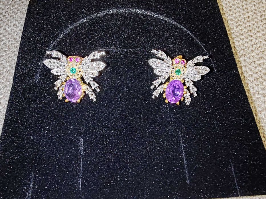 Cercei din aur, argint, diamante, smaralde și rubne