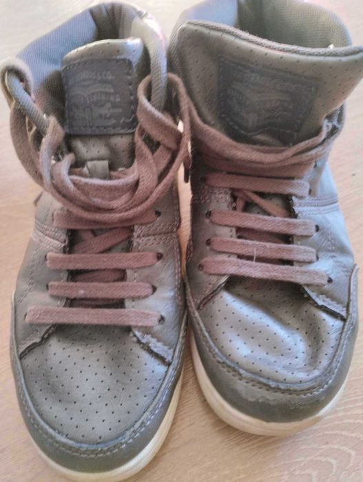 Маратонки Levis 34 номер