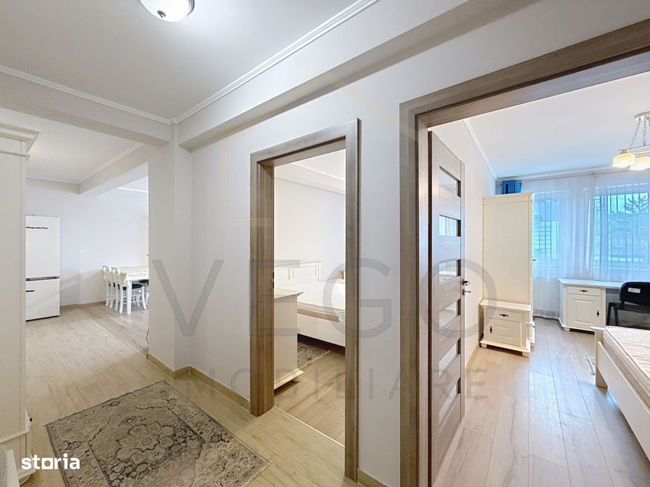 2 separate bedrooms + living room close to Platinia Shopping Center
