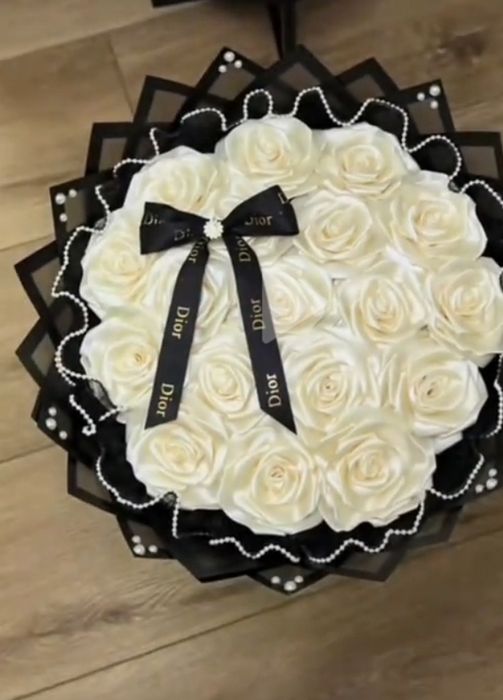 Розы из атласных ленты ручная работа принемаю заказ одна штука 13000