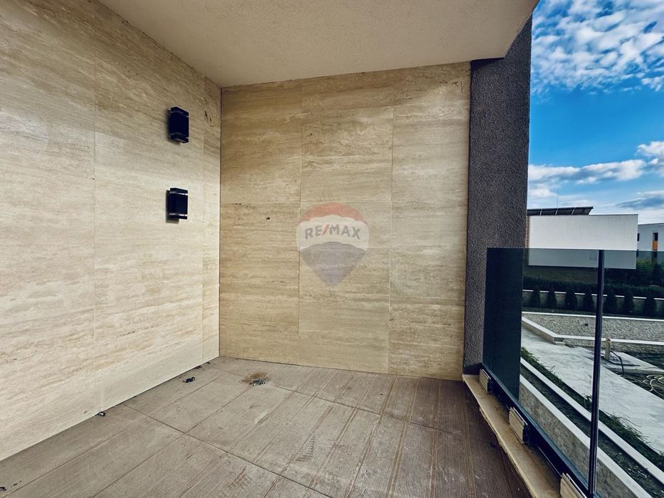 Продава се Тристаен апартамент в Варна, Бриз - 150 кв.м за 2160 €/кв.м - Снимка #10