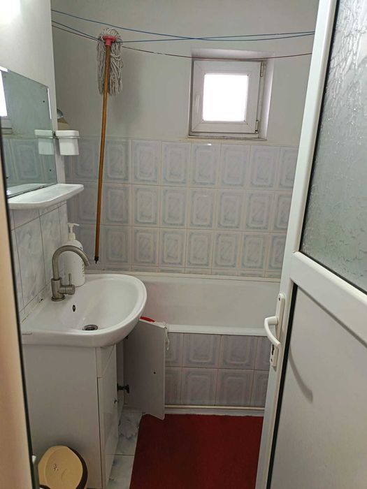 OCAZIE!Vand apart 2 camere D,50mpla Parter CU GRADINA in Galata ap de LIDL