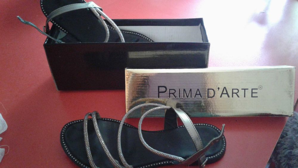 Продам сандалии + шлёпки