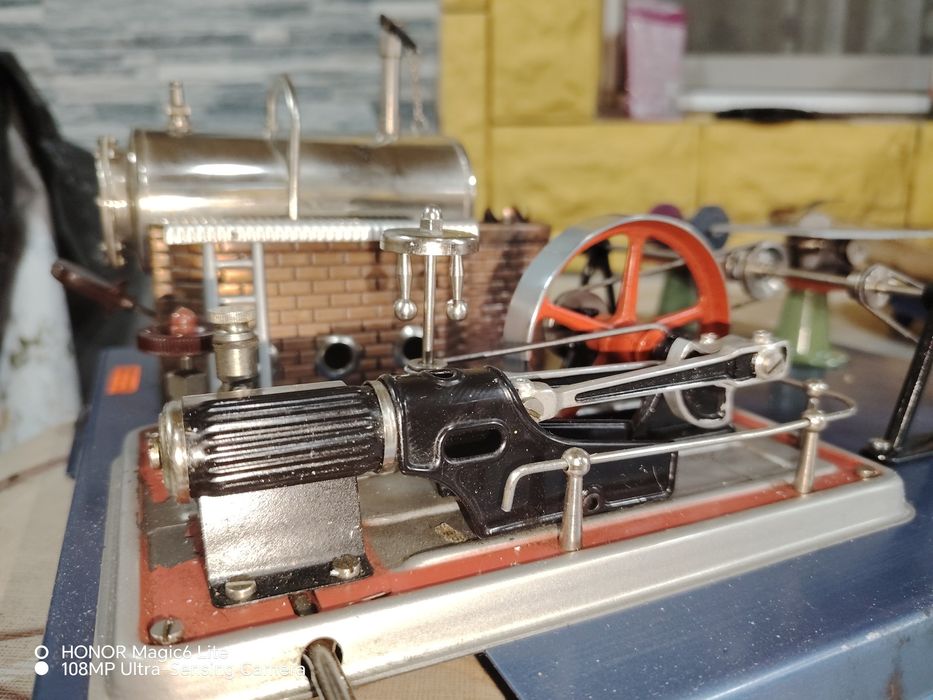 Macheta motor cu aburi deosebit