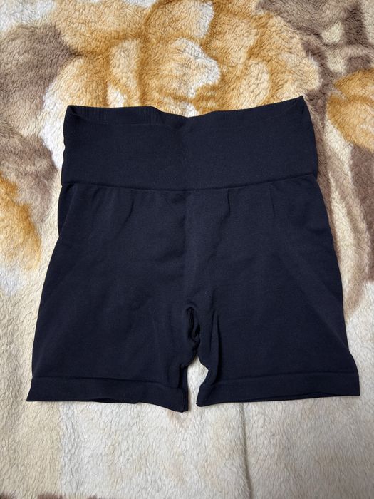 белые штаны, джинсы, велосипедки,белые шорты