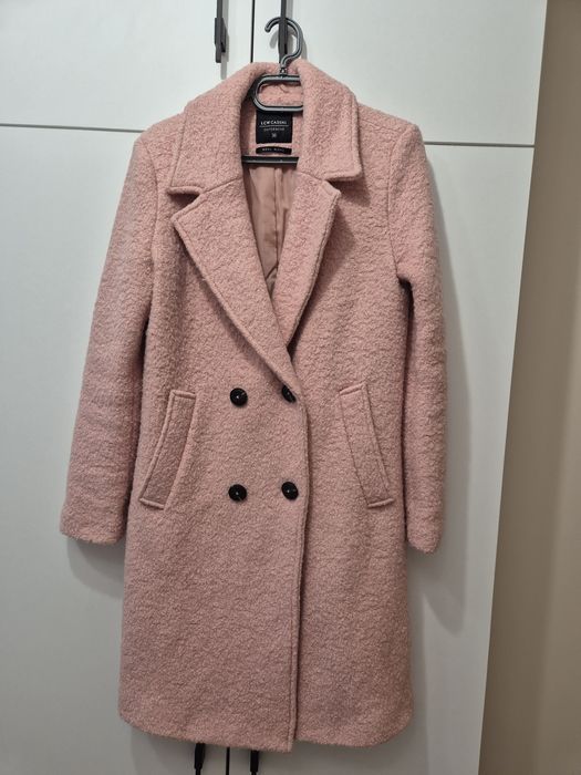 Розово дълго палто