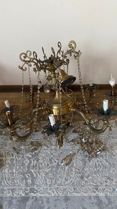 Срочно продам люстры