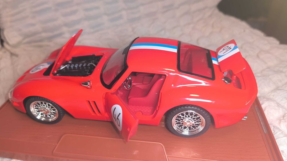 Метални коли мащаб 1:24
