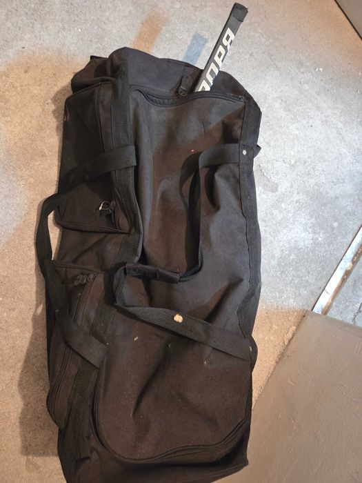 Echipament hochei copil 4-7 ani (casca patine crosa manusi protectii)