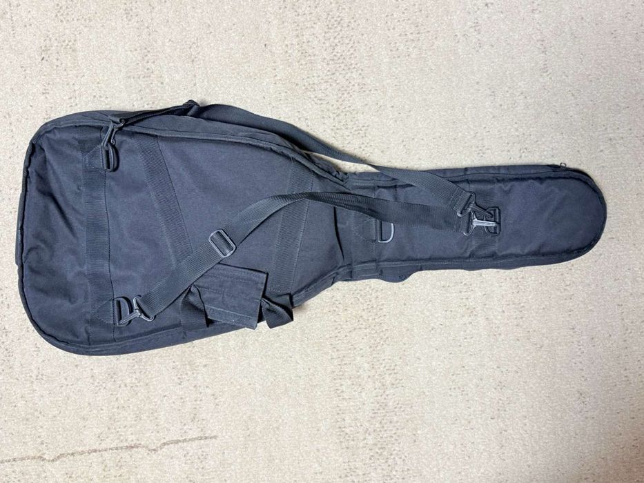 Продавам калъф за електрическа китара