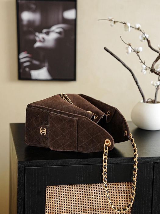 Велурена чанта Chanel