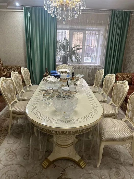 Продам стол со стульями б/у!!