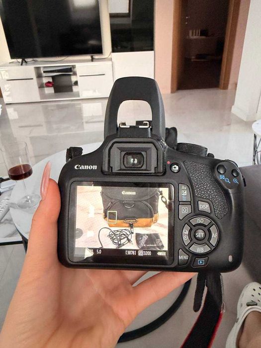 Фотоапарат Canon EOS 1200D и обектив EFS 18-55mm