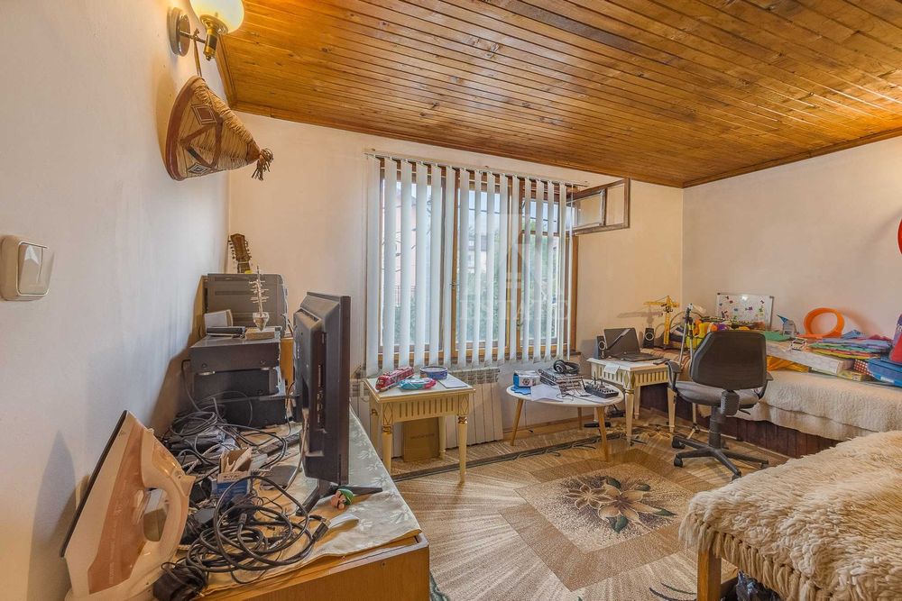 Продава къща в ж. кв. Драгалевци