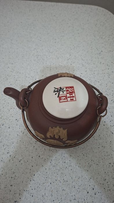 Чайник из исинской глины ,, чаху " .
