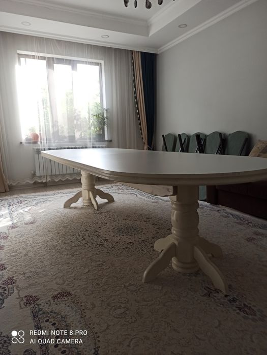 Стол для гостинной