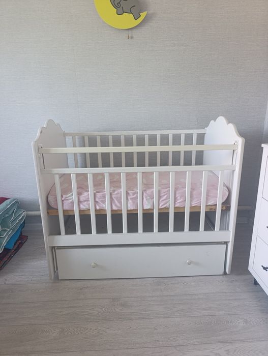 Продам детскую кроватку