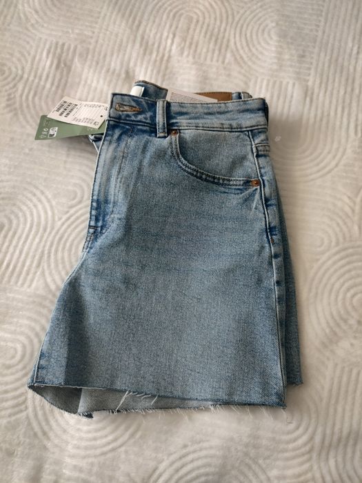 H&M, Дамски дънкови шорти