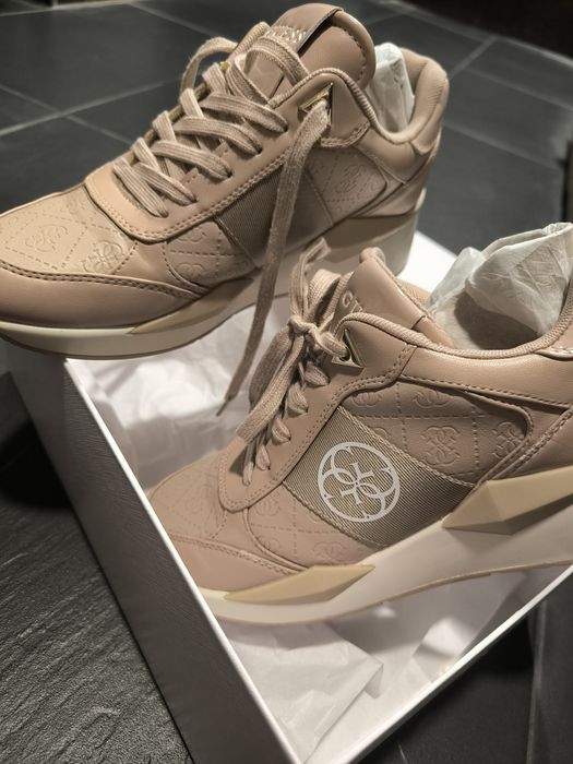 Дамски сникърси Guess 39 номер