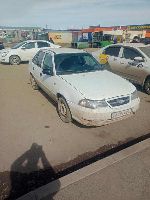 Продаю машину нексия