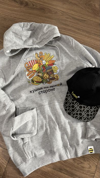 Худи и кепка beeline