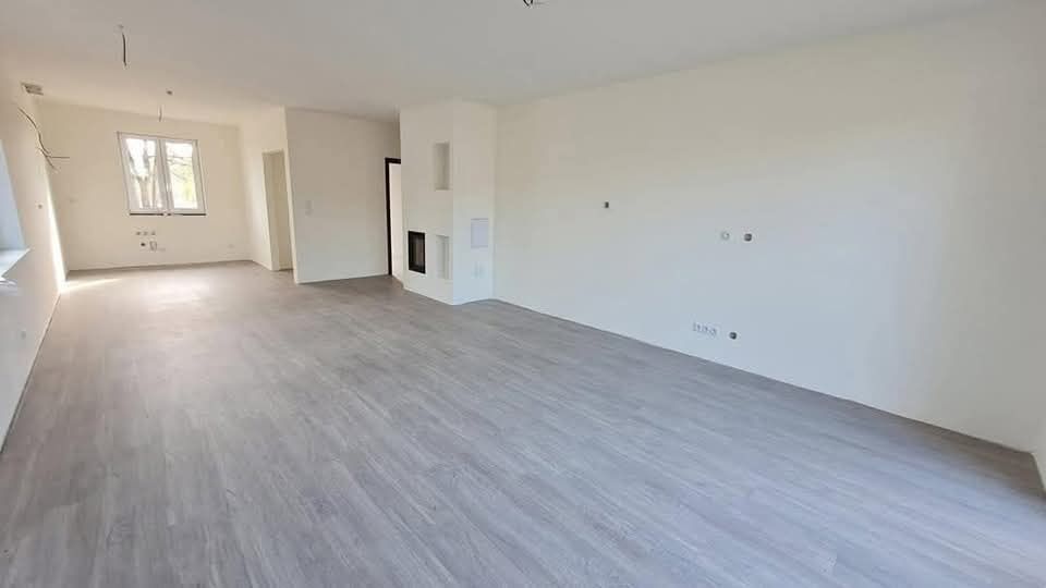 Vand casa modulara 8x9 m panouri sandwich 10 cm