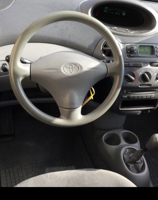 Toyota yaris 1.0 i vvti на части