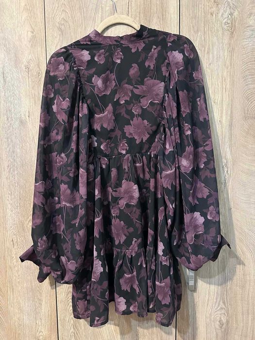 Рокля на цветя - широк ръкав