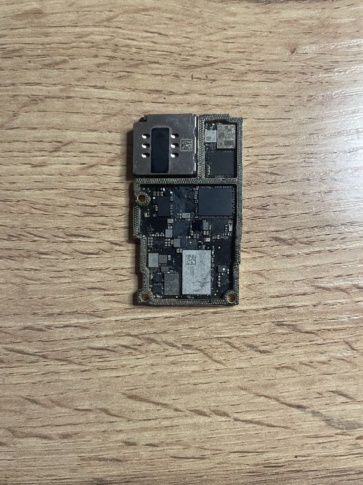 Плата на IPhone 11 pro