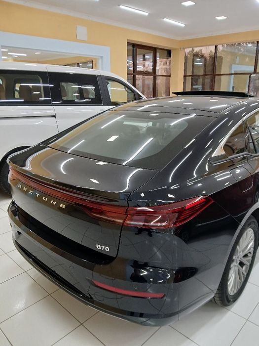 Bestune B70 sedan