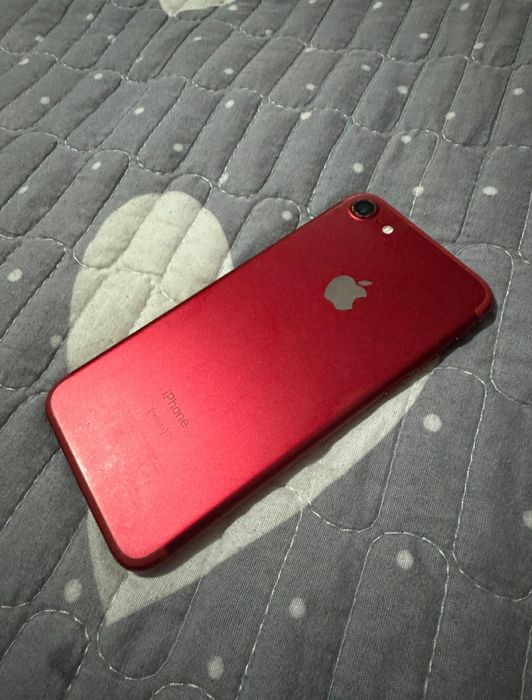 Продается айфон 7 128гигов.