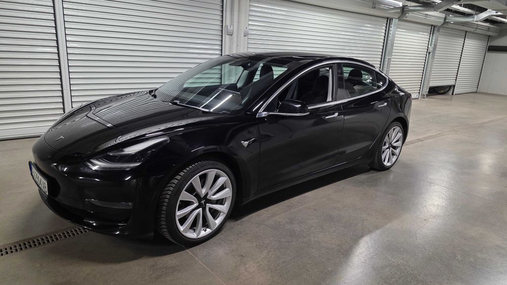Tesla Model 3 Long Range RWD