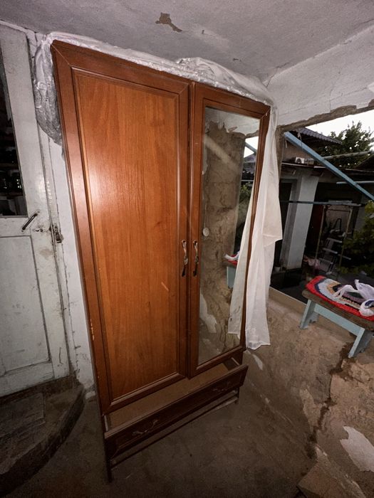 Продается мебель состояние средние