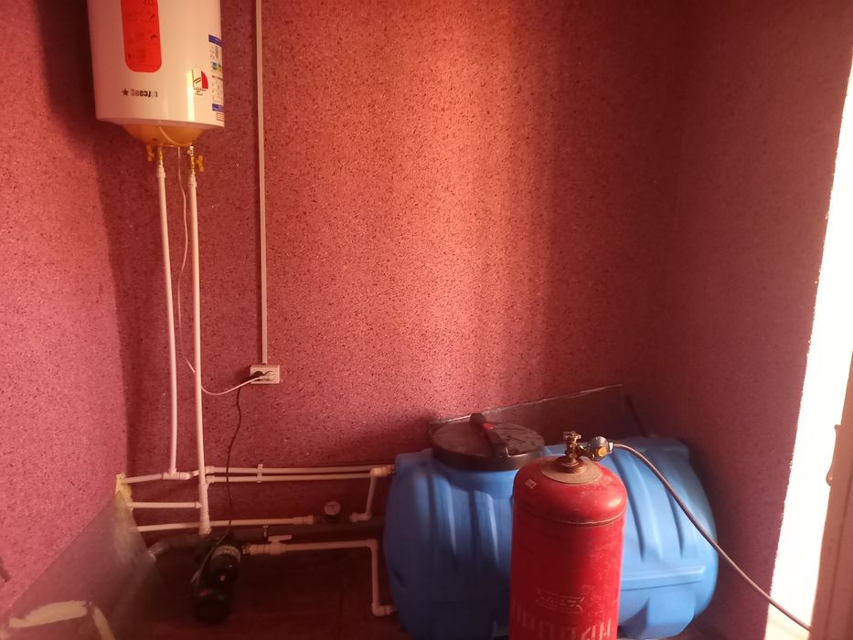 Uy sotiladi 3 xonalik