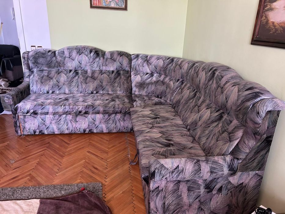 Coltar și fotoliu
