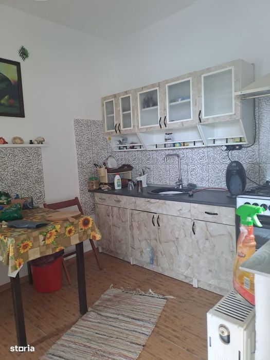 Vând casă  parter cu mansarda