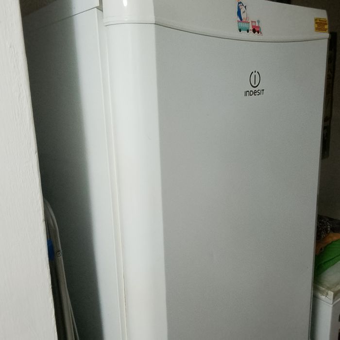 Холодильник бу продаю