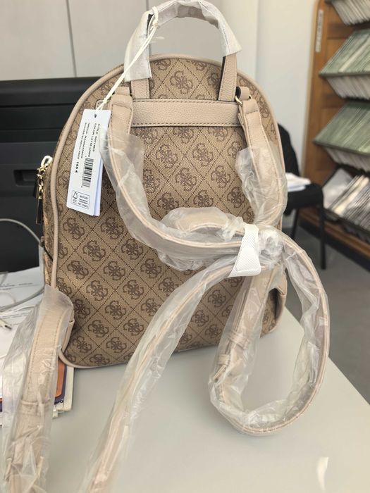 раница на GUESS нова