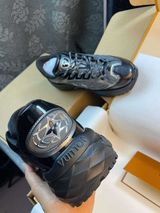 Мъжки сникърси Lous Vuitton LV