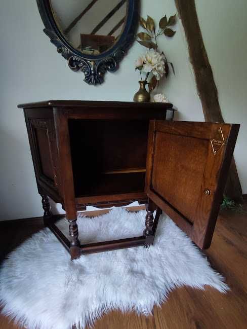 Dulap lateral Old Charm Furniture-Restaurat