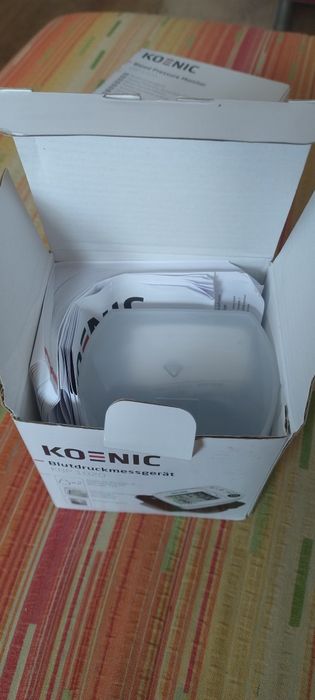 Tensiometru digital pentru încheietura mâinii