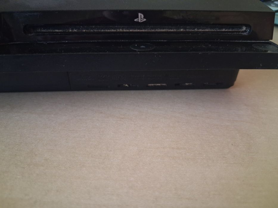Ps3 slim с 11 игри