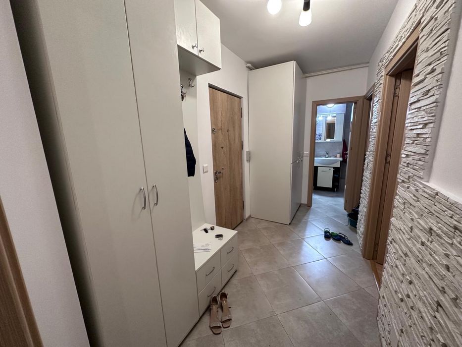 Inchiriez apartament